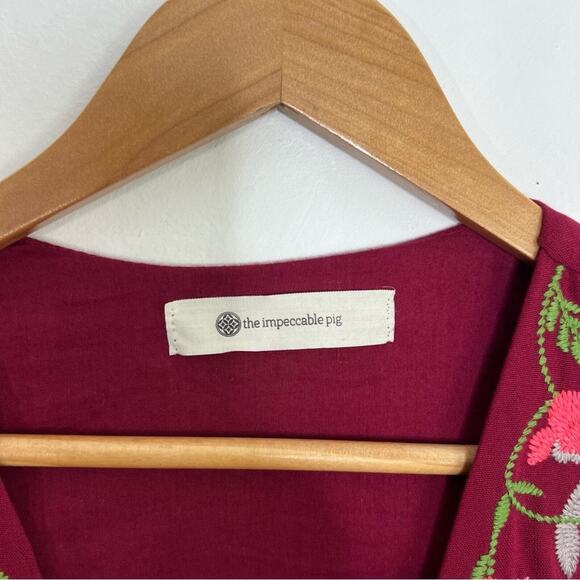 The Impeccable Pig Red Floral Embroidered V-Neck Shift Dress Size Medium - Picture 11 of 13